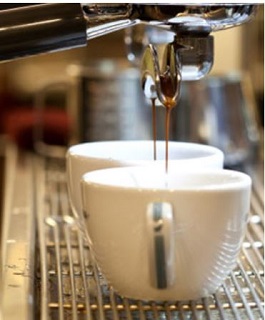 Pronájem vysokorychlostního kávovaru SAECO Aulika Evo Top, vhodný do kaváren a restaurací