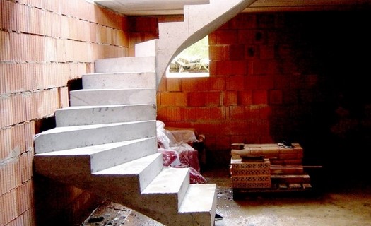 Výroba betonových schodišť na zakázku Hradec Králové, schodiště do bytových  a rodinných domů