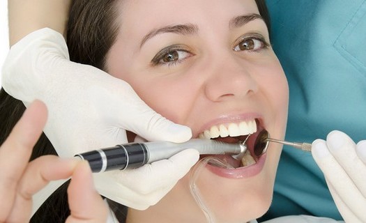 Ortodoncie, rovnátka Rýmařov, fixní a snímatelná rovnátka, léčba zubního kazu, bělení zubů