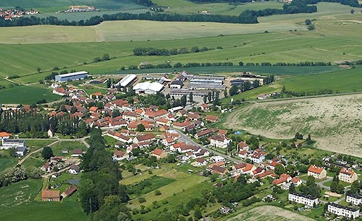 Obec Vstiš v Plzeňském kraji, turistické trasy, Bayerův důl, komplex budov starého mlýna