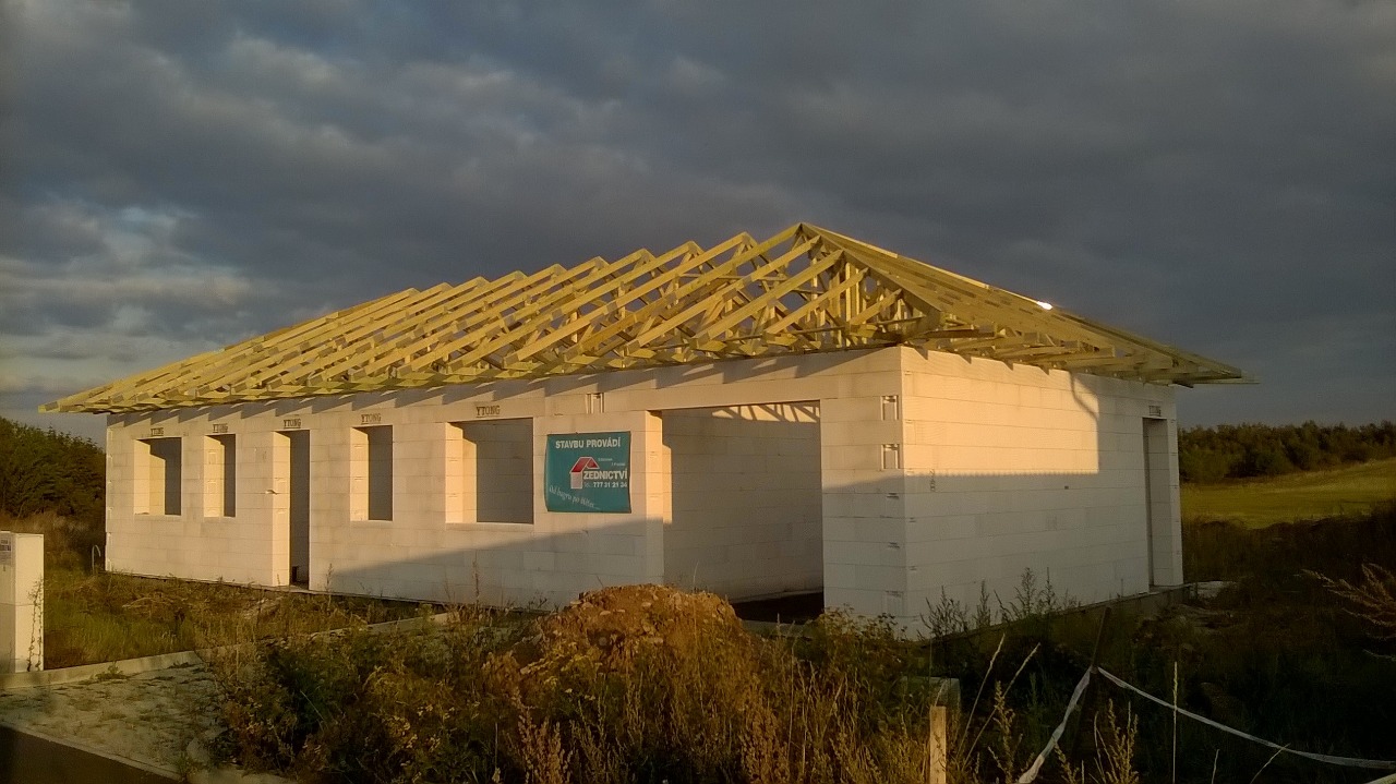 Výstavba střech, tesařské práce - Chomutov