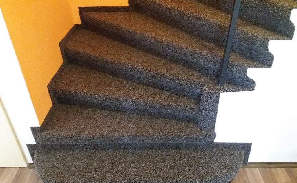 Renovace, obkládka schodišť a schodových stupňů - obklady z PVC, dřeva, vinylu a koberců