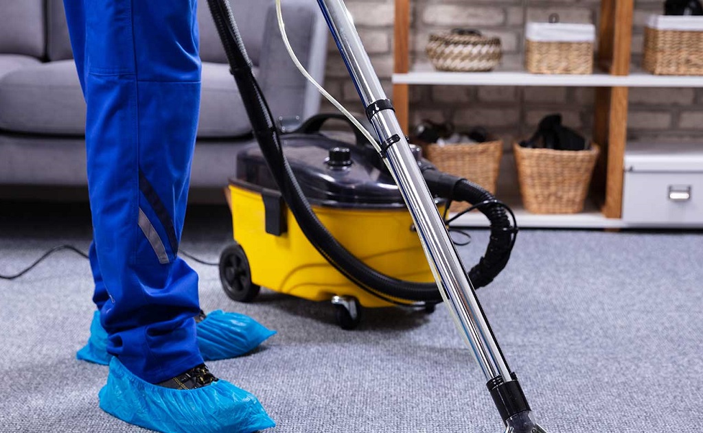 Profesionální čištění podlah i koberců za pomocí parního přístroje bez chemikálií