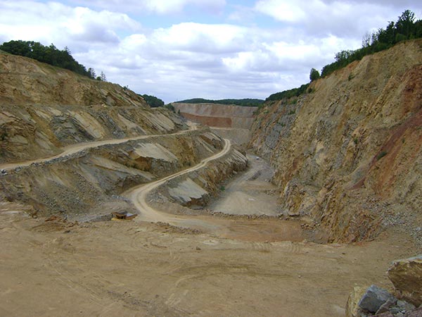 Lom pro těžbu vápence - okres Beroun