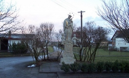 Obec Rohenice okres Rychnov nad Kněžnou, socha sv. Jana Nepomuckého