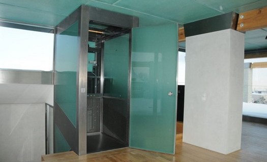 Výroba a montáž výtahů, plošin Hradec Králové, domovní výtahy, nákladní výtahy, nákladní plošiny