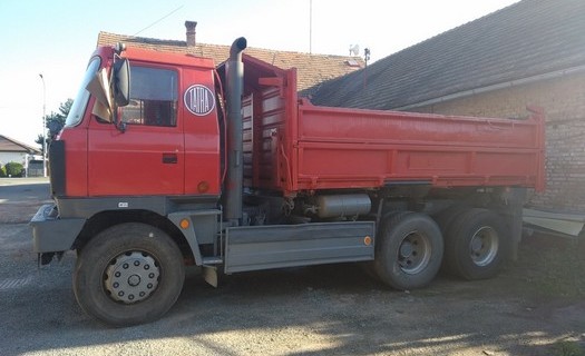 Nákladní autodoprava Hradec Králové, dovezeme písek, štěrk, beton, zeminu
