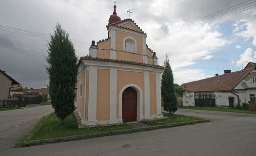 Obec Čankovice se nachází v okrese Chrudim, Kaple Proměnění Páně