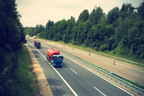 Nákladní autodoprava Olomouc, mezinárodní silniční doprava Španělsko, logistika, skladování