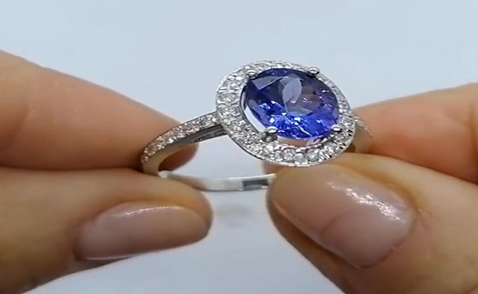 Snubní a zásnubní prsteny osázené diamanty a brilianty
