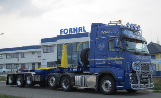 Nástavby nákladních vozidel se specializací na kontejnerové nosiče a sklápěče
