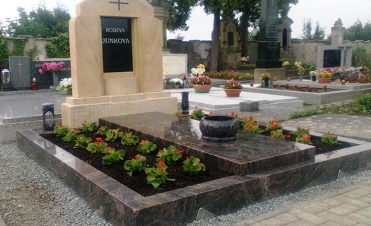 Kamenné pomníky Náchod, hřbitovní pomníky na zakázku