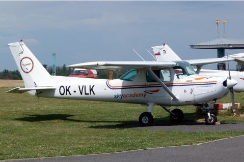 Zážitkové seznamovací lety nebo pilotem na zkoušku - to je letecká akademie SKY Academy s.r.o.