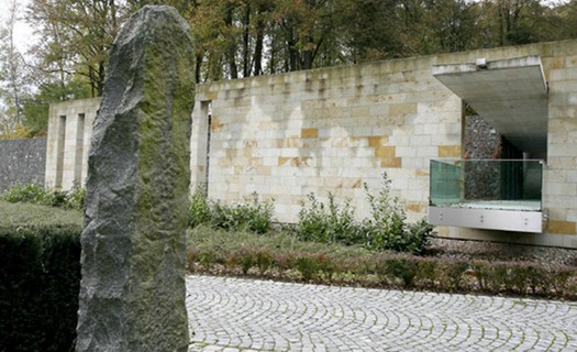 Urnové pomníky Turnov, postavení hrobů ze žuly nebo umělého kamene Teraco