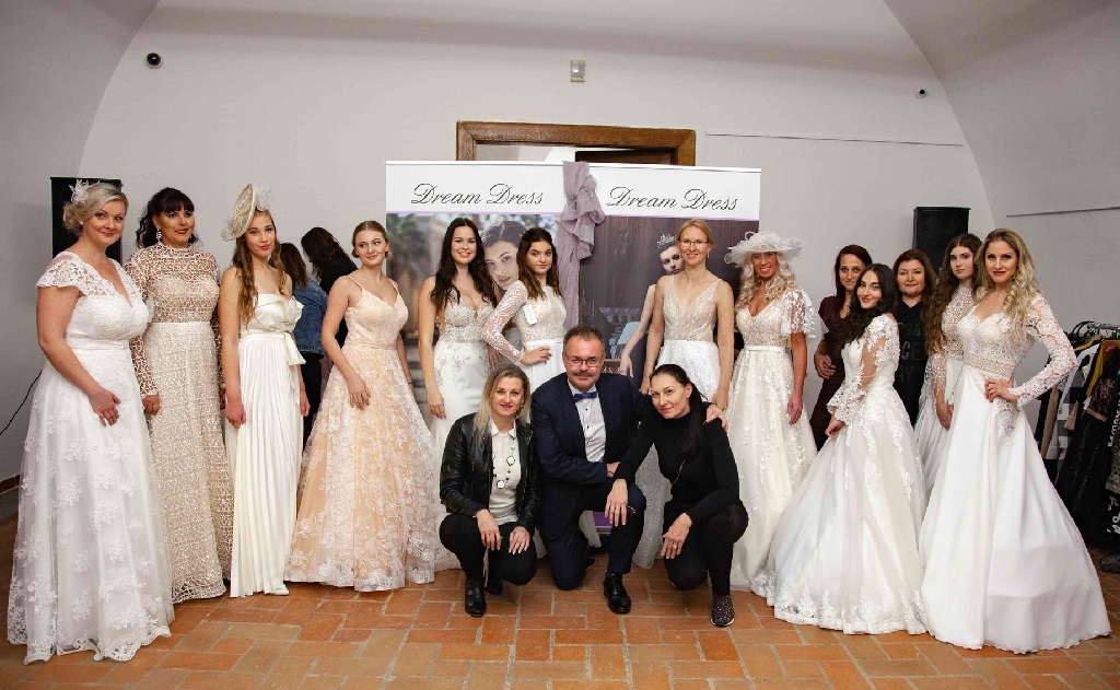 zapůjčení svatebních šatů ze salonu Dream Dress Kroměříž