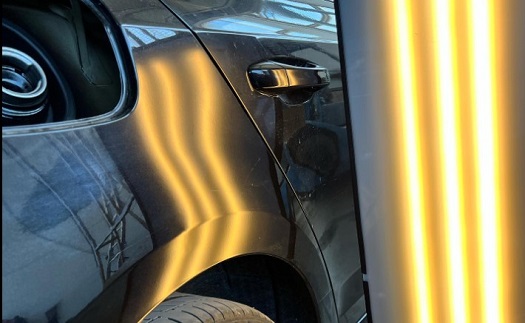Oprava následků vandalismu na karoserii auta šetrnou metodou Paintless Dent Repair