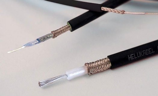 Koaxiální kabely HELUKABEL – kompatibilita s vlečným řetězem a odolnost proti horizontálnímu a vertikálnímu zrychlení