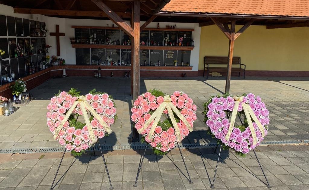 Pohřby v okolí Uherského Hradiště - církevní obřad v kostele i rozloučení ve smuteční síni