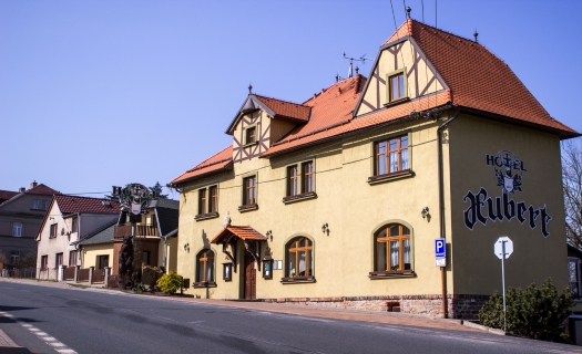 Hotel Svatý Hubert, Zbraslavice ve Středočeském kraji