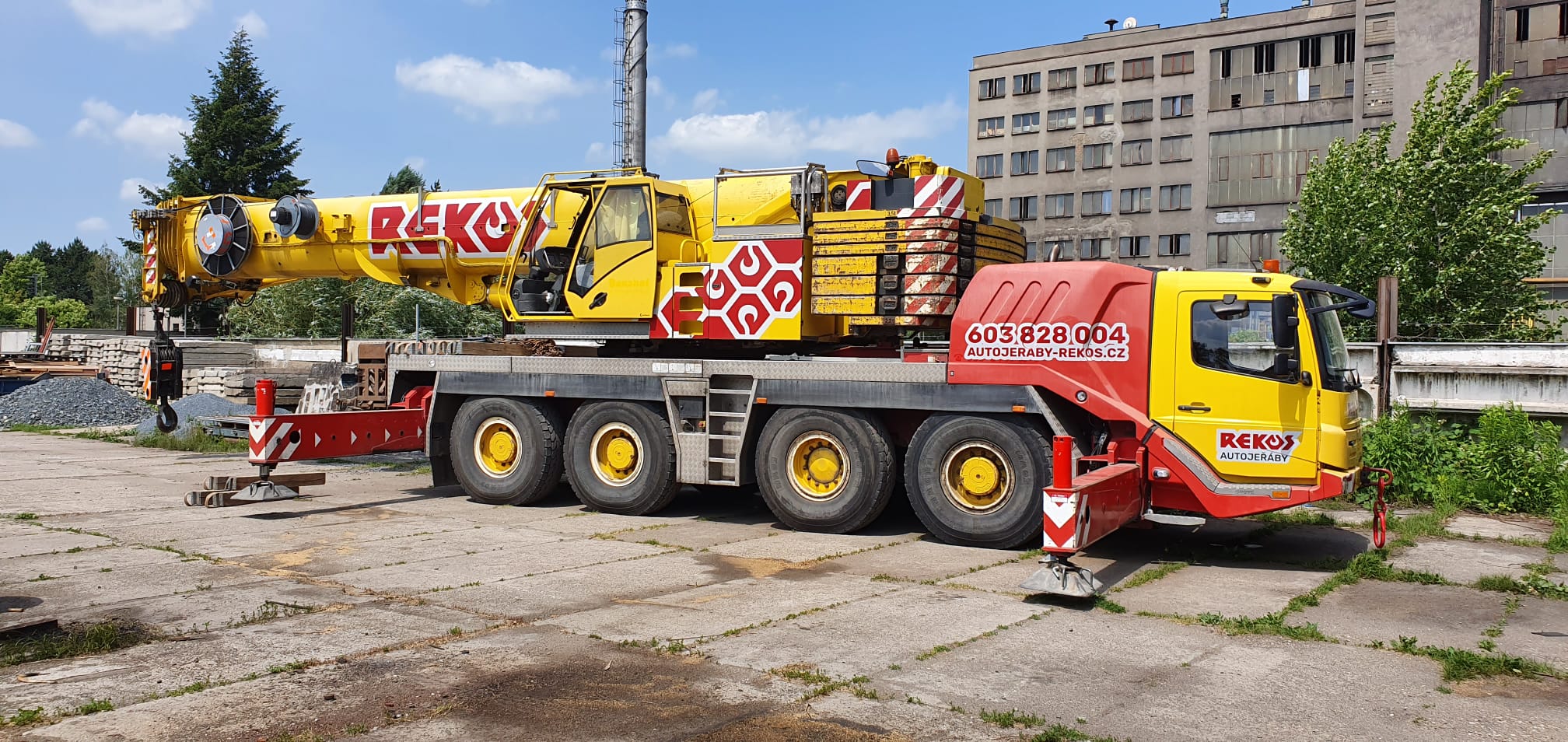 Zvedání břemen autojeřáby až do hmotnosti 100 tun Olomouc
