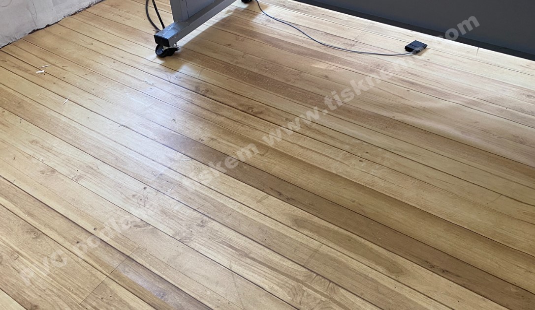 Potisk podlah, PVC desek a linolea pro firmy i domácnosti Kravaře