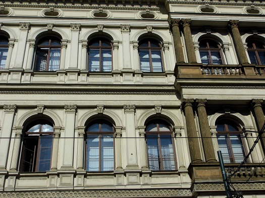 Repliky oken v Praze