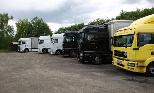 Přeprava zboží po ČR a Evropě, kamionová a dodávková autodoprava, nákladní silniční doprava, spedice, skladování