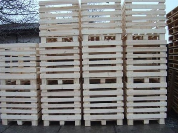 Zakázková výroba dřevěných palet a beden