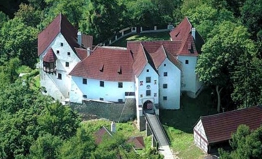 Obec Poustka - Ostroh - hrad Seeberg, naučná stezka, kostel sv. Wolfganga
