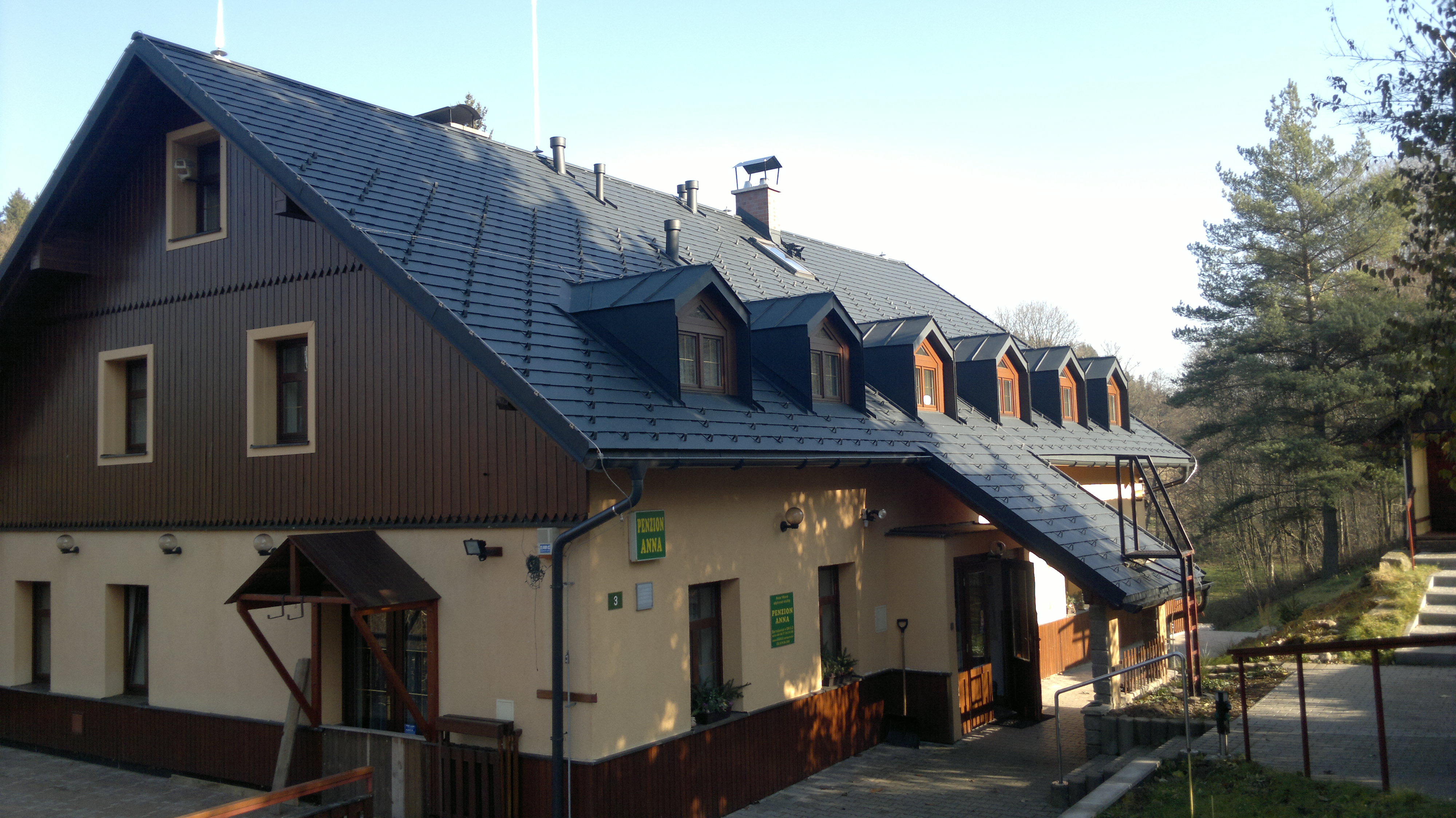 Střechy, dodávka a montáž střešních krytin