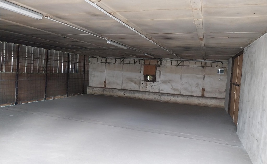 Pronájem skladu ve Fryštáku - skladovací prostor 100 m2 pro uložení stavebního, hutního materiálu, strojních součástek, pneumatik
