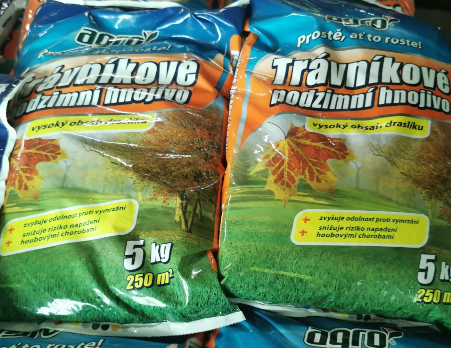 Ochrana trávníků a jehličnanů – kvalitní trávníkové podzimní hnojivo za bezkonkureční ceny