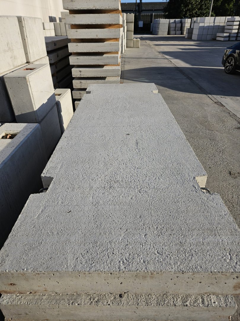 Výroba a prodej betonových silničních panelů