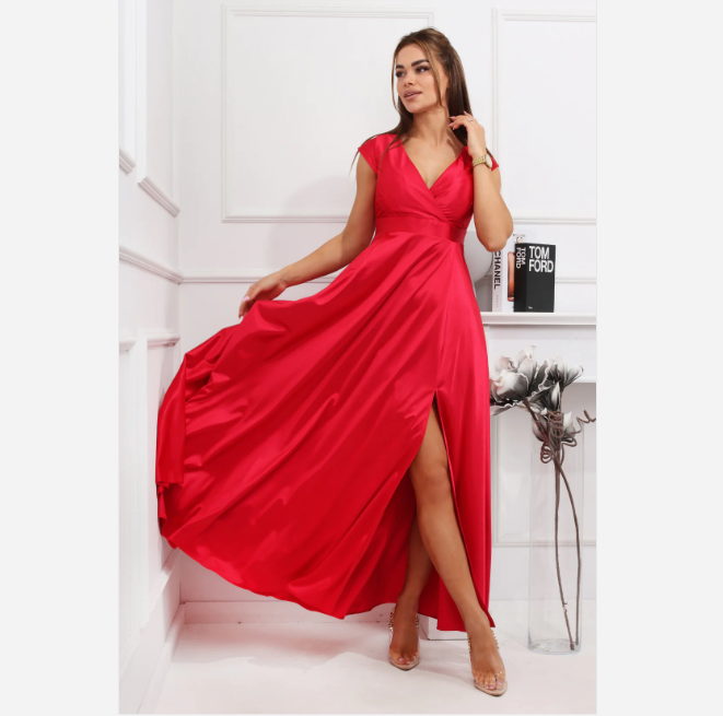 Elegantní dámská móda – bohatý výběr společenských šatů, kalhot a sak v několika barvách