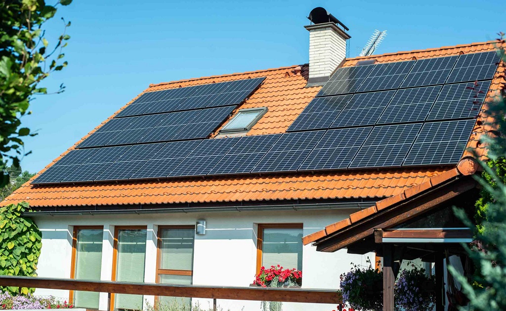 Návrh řešení, instalace fotovoltaické elektrárny pro rodinný dům, bytové domy