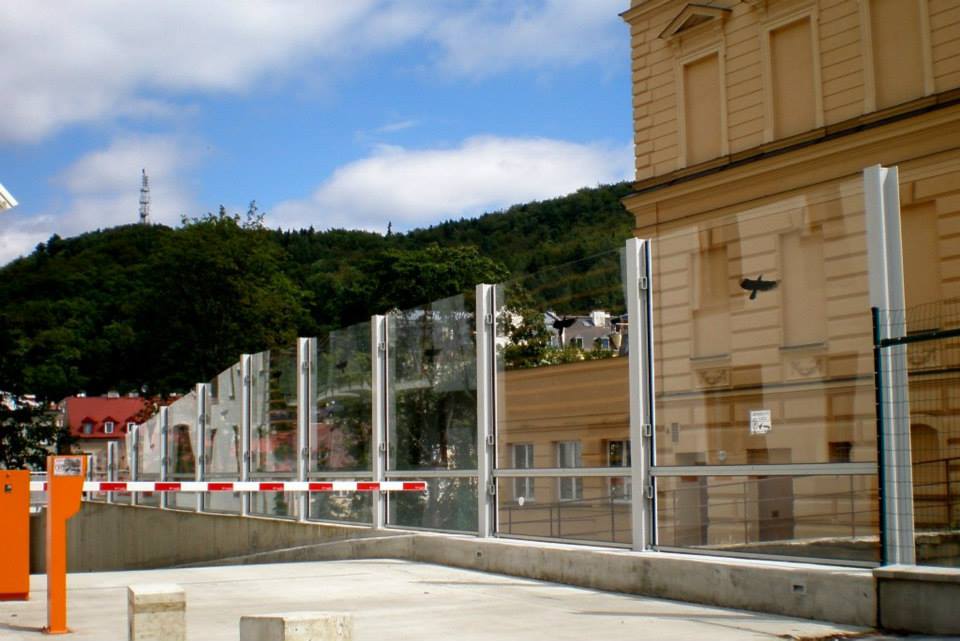 Protihlukové stěny z plexisklových výplní Praha