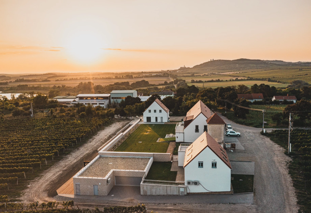 Moderní ubytování na křižovatce cyklostezek - kouzelné místo mezi vinohrady na jižní Moravě