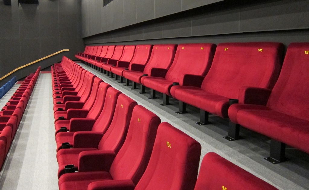 Výroba sedadel pro kina, divadla - komfortní divadelní křesla, kino sedačky