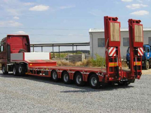 Nové i použité návěsy,přívěsy pro nákladní automobily-KASSBOHRER