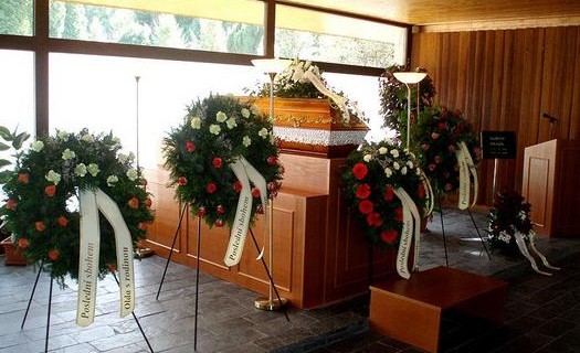 Pohřební služba, pohřby, parte, obřadní síň, květinová vazba, kremace, převoz zesnulých