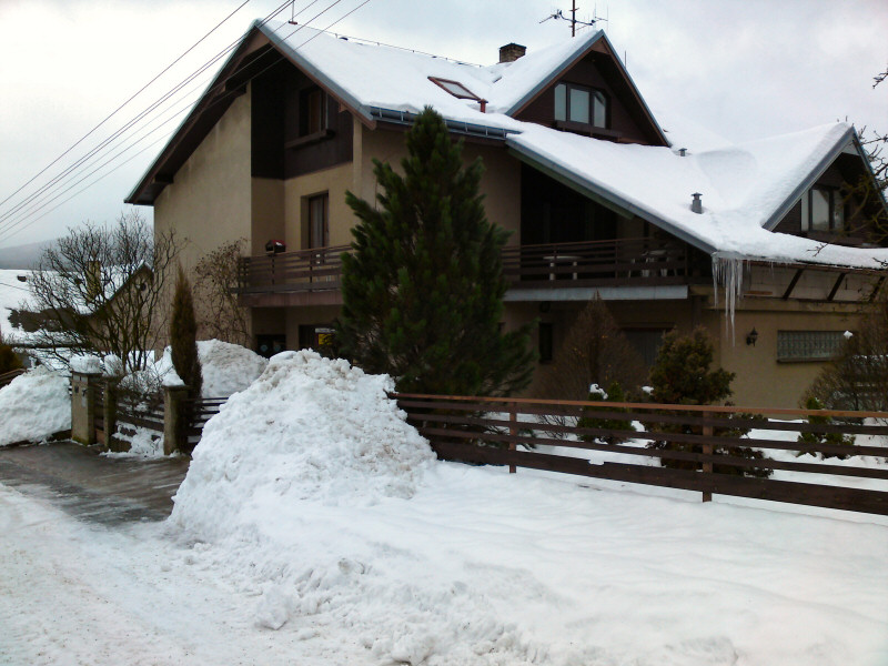 Zimní dovolená lyžování Jizerské hory levné ubytování Ještěd pension penzion Liberec.