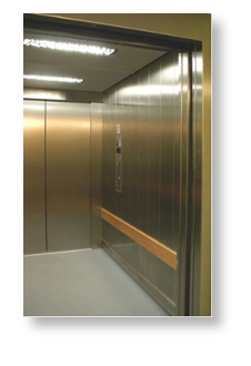 Nemocniční výtahy pro imobilní pacienty, přeprava invalidů ve výtahu