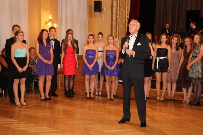 Taneční kurzy pro mládež Praha 2  zahájení září 2013