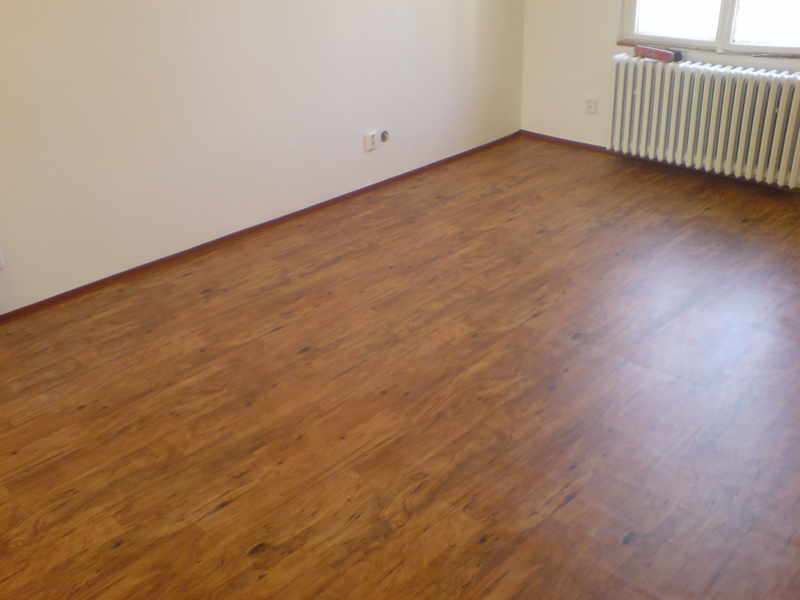 Pokládka nových podlahových krytin renovace dřevěné podlahy Praha Středočeský kraj