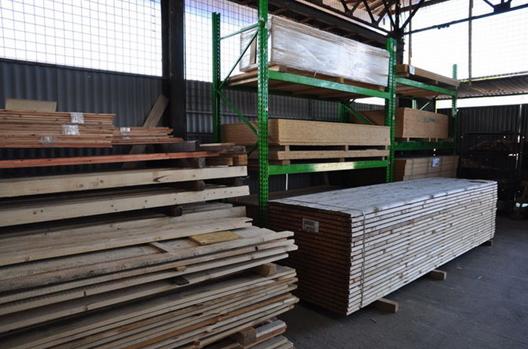Podlahové, obkladové palubky, stavební dřevo, OSB desky - výrobky ze dřeva