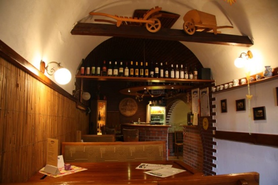 Vinný kamenný sklípek, vinárna, víno z Moravy Uherské Hradiště