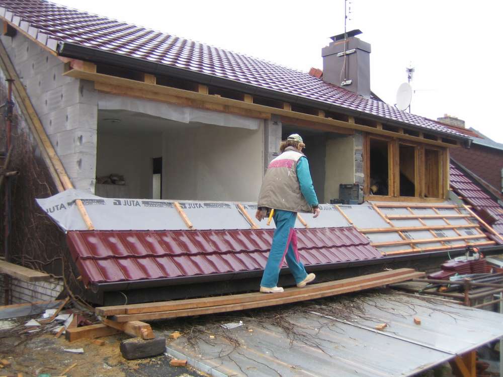 Ploché střechy-zateplení, izolace pomocí střešní PVC folie a polystyrenu