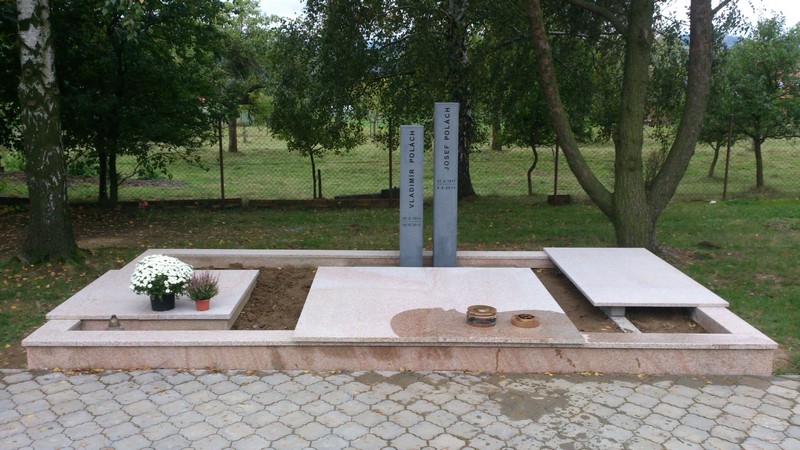 Kameník, gravírování, výroba pomníků, hrobů Halenkov