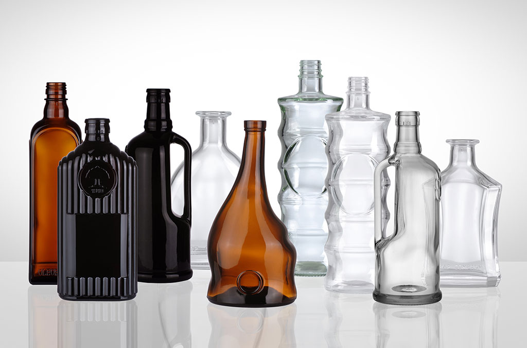 Specializovaná výroba obalového skla přímo ze sklárny - láhve a flakóny na míru
