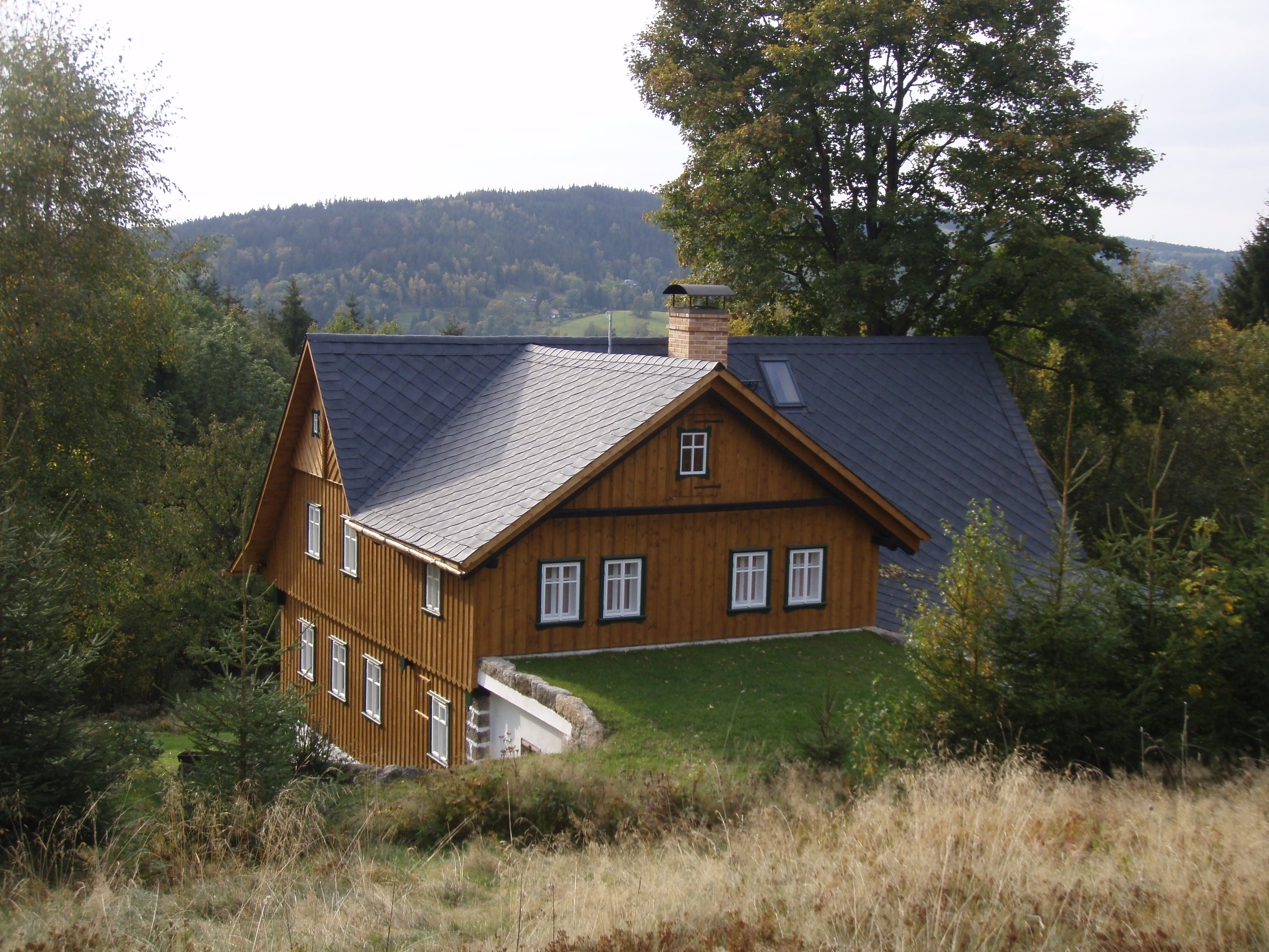 Výškové práce, pokrývačské a tesařské práce, opravy střech Liberec